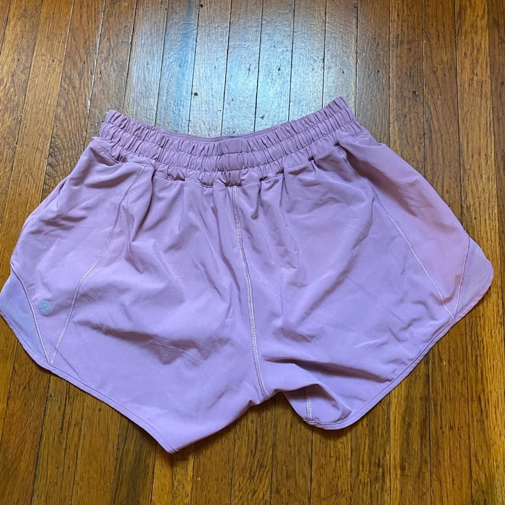 Lululemon LR 4 inch hotty hot shorts - Picture 1 of 2